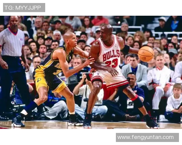 公牛与步行者季前赛激战回顾球员表现与战术分析全景呈现 公牛与步行者季前赛激战回顾球员表现与战术分析全景呈现