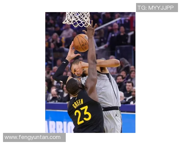 勇士对阵马刺库里崭露头角成名之战回顾与精彩瞬间分析