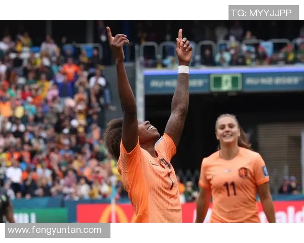 荷兰与西班牙世界杯经典对决回顾与分析