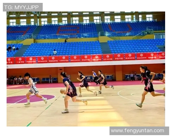 重庆篮球队的速度之美:探索快速进攻与团队协作的完美结合 重庆篮球队的速度之美:探索快速进攻与团队协作的完美结合