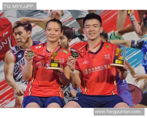 重庆羽毛球队荣登羽毛球节奏排行榜第二名展现出色竞技实力与团队合作精神 重庆羽毛球队荣登羽毛球节奏排行榜第二名展现出色竞技实力与团队合作精神