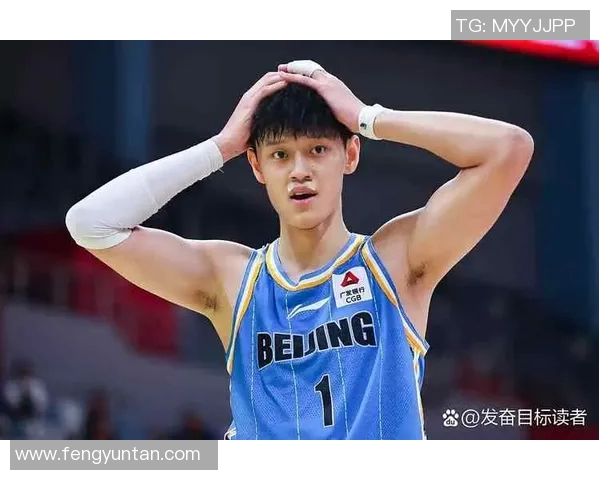 曾凡博的篮球之路:从青涩少年到职业赛场的闪耀之星 曾凡博的篮球之路:从青涩少年到职业赛场的闪耀之星